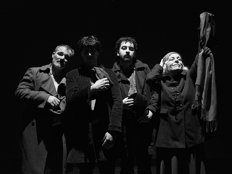 La notte sulle spalle
